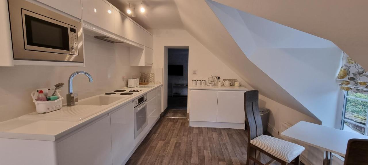 Modern And Spacious 2 Bedroom Apartment With Free Parking Llansantffraid Llansantffraid Glyn Ceiriog Eksteriør billede