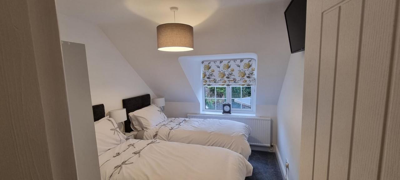 Modern And Spacious 2 Bedroom Apartment With Free Parking Llansantffraid Llansantffraid Glyn Ceiriog Eksteriør billede
